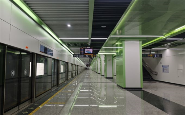 成都轨道交通8号线二期首批车站移交运营