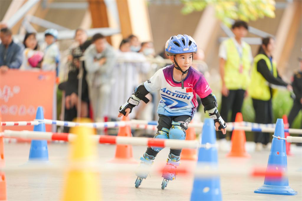 “奔跑吧·少年”2023年川渝幼儿趣味轮滑嘉年华举行